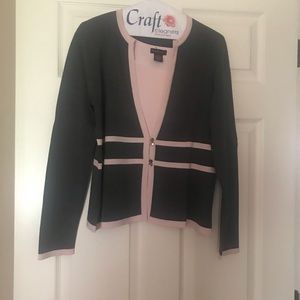 Gray sweater w/ pink square neck shell. Pink accents & buttons on gray sweater.